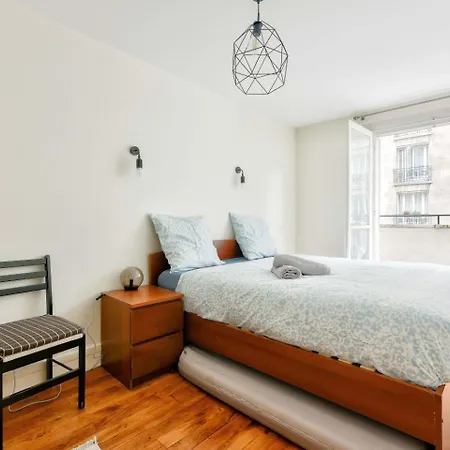 T2 Avec Superbe Balcon A 17eme Apartman *