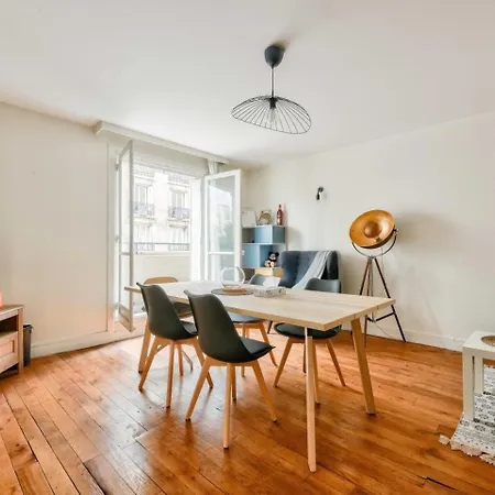 T2 Avec Superbe Balcon A 17eme * Párizs