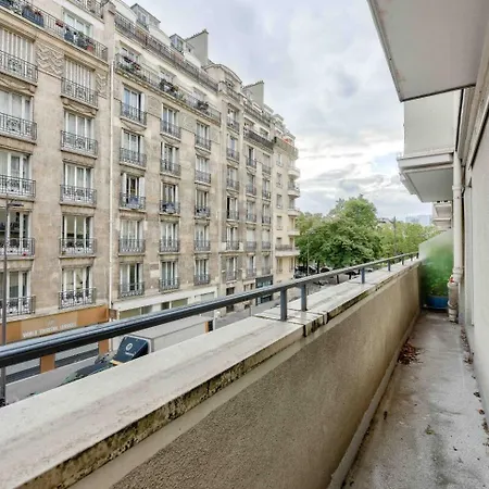 T2 Avec Superbe Balcon A 17eme Apartman
