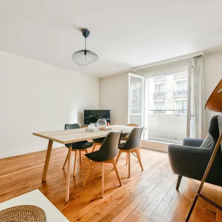 T2 Avec Superbe Balcon A 17eme Apartman *